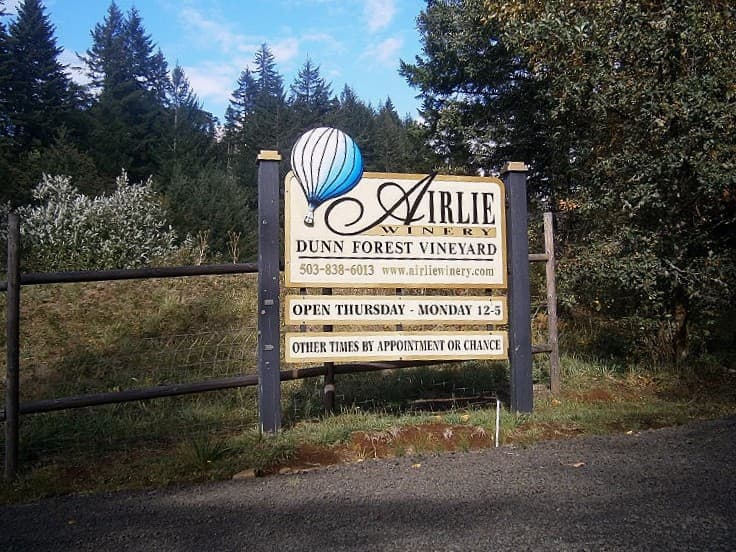 Entrance-to-Airlie-Winery_e45adf5f6bc0c5c2a30a39868f44eab6.jpg